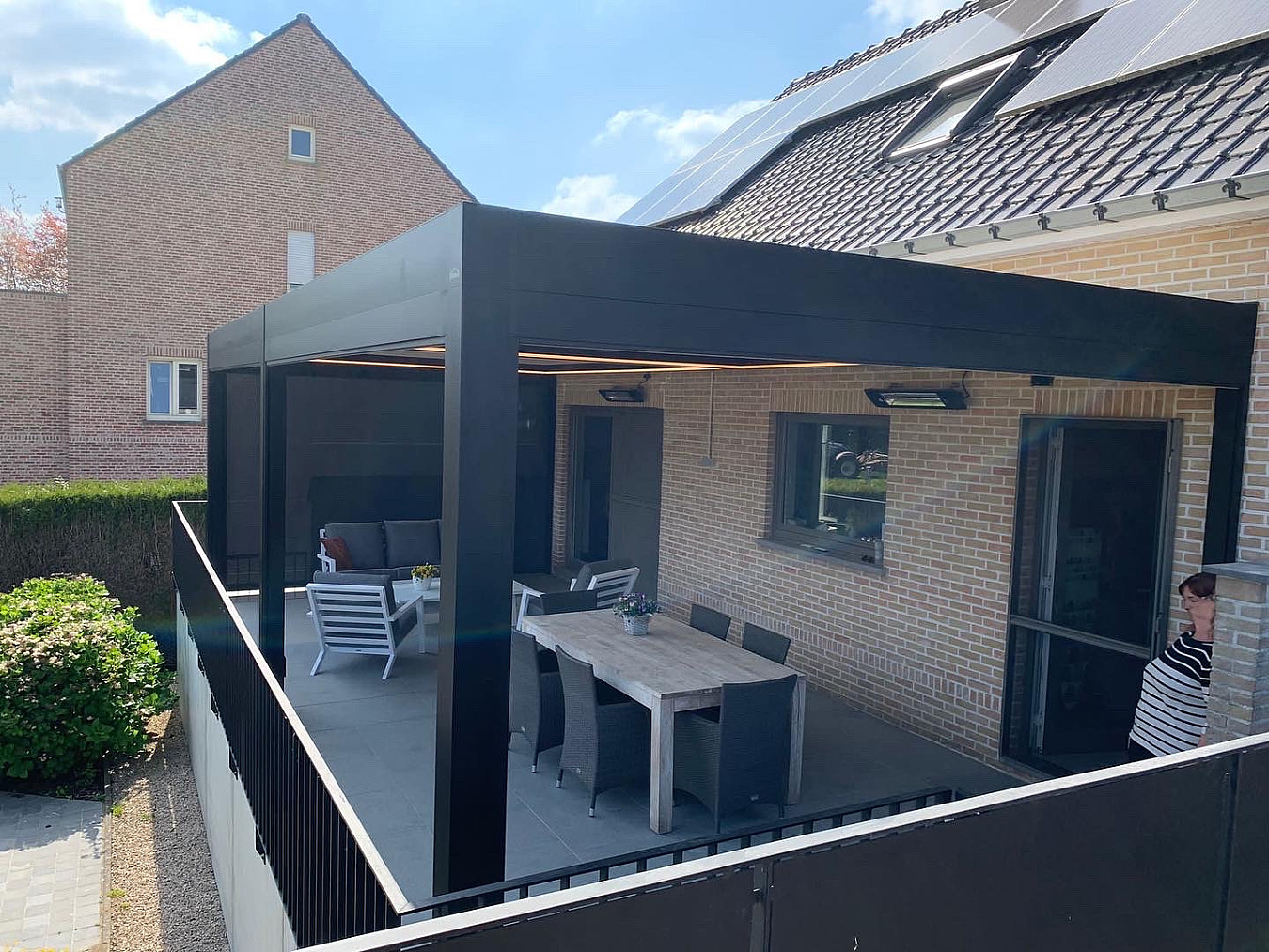 07 Arezzo gekoppeld grijs met screens verhoogd terras 4 2000939 GBO