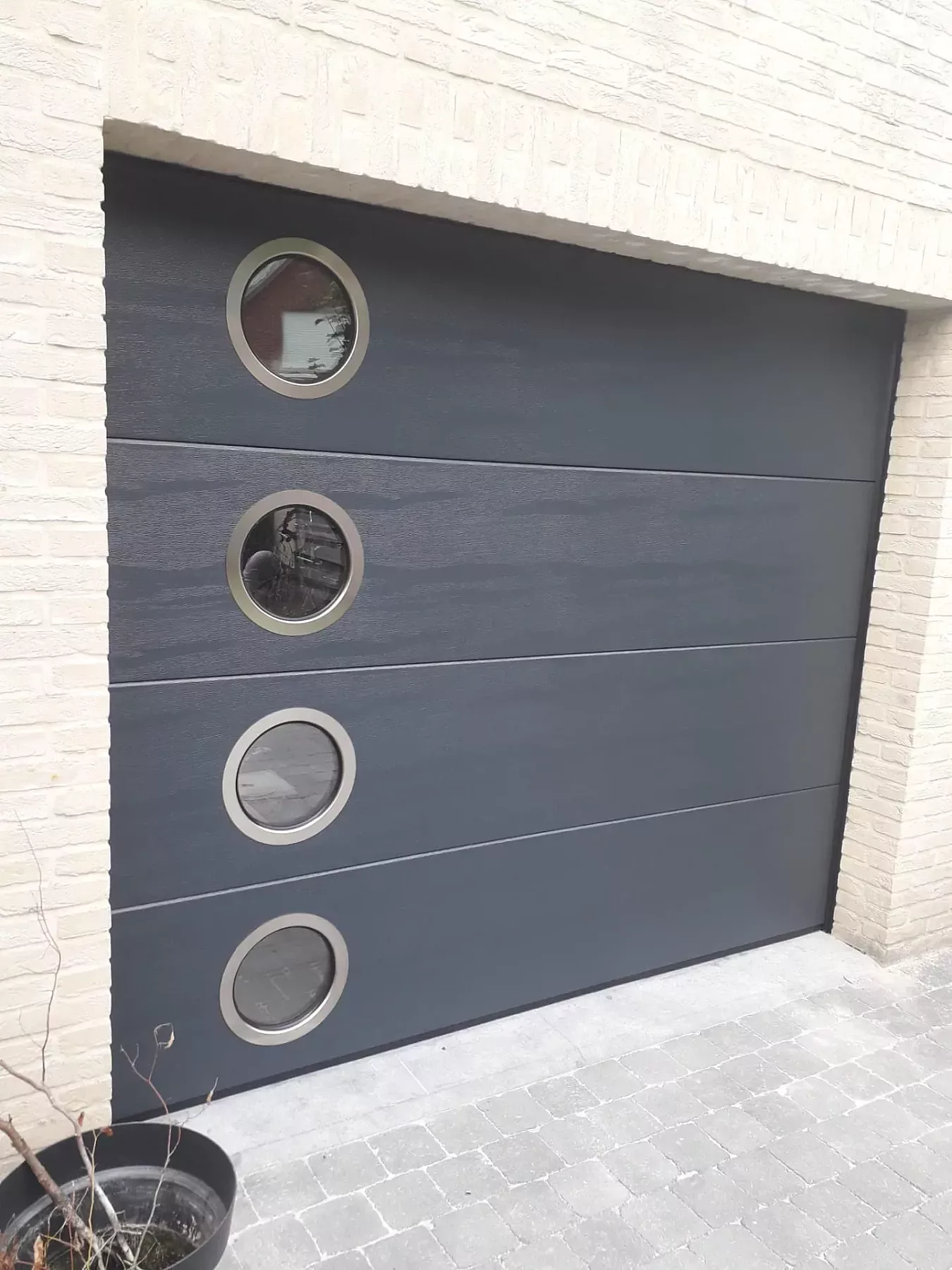 Sectionaalpoort elektrisch Brasschaat porte de garage portes de garage sectionnelles