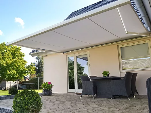 Een zonnescherm kiezen: jouw gids naar comfort en stijl!