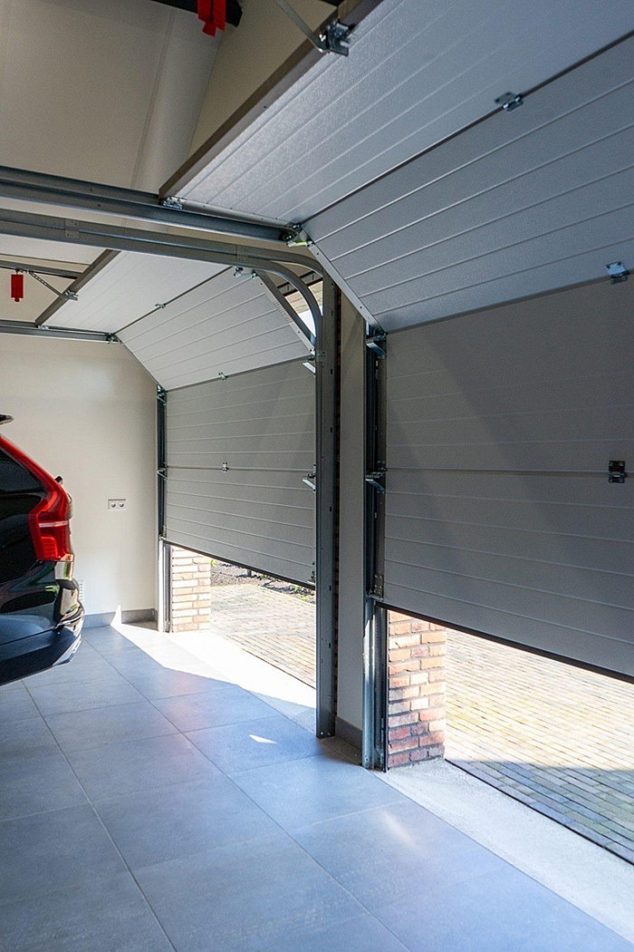 26 Garagedeuren VBV VS716 sectionale poorten