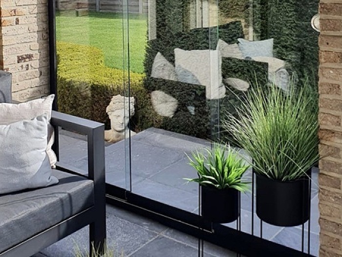 railsysteem - glaswand Ravels - glazen panelen - schuifwand - wand - Verano producten - prima afwerking - glas panelen - glazen schuifwand