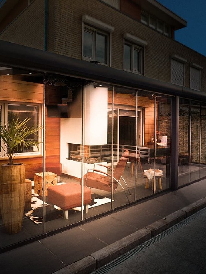 aluminium overkapping met glaswand Verano avond